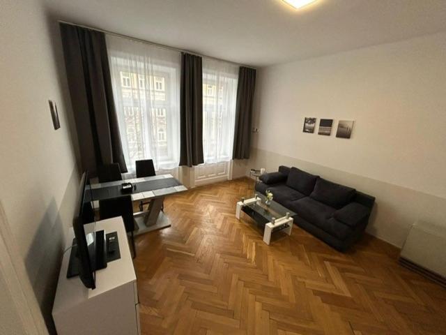 Paky 00411 * Wien